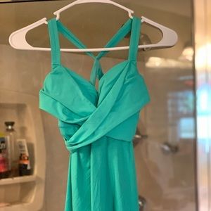 Lot of Six EUC size 4 Lululemon tops!